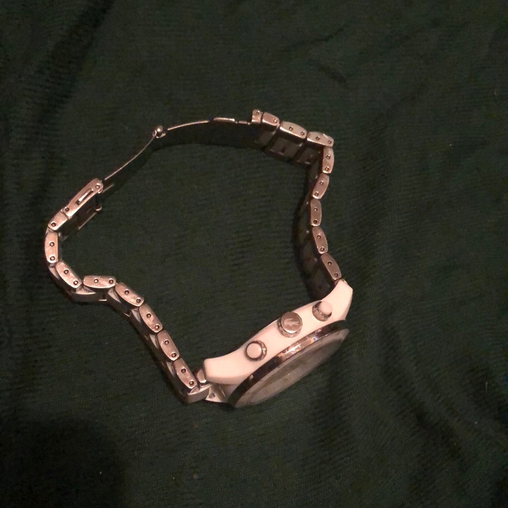 Watch - Picture 4 of 4